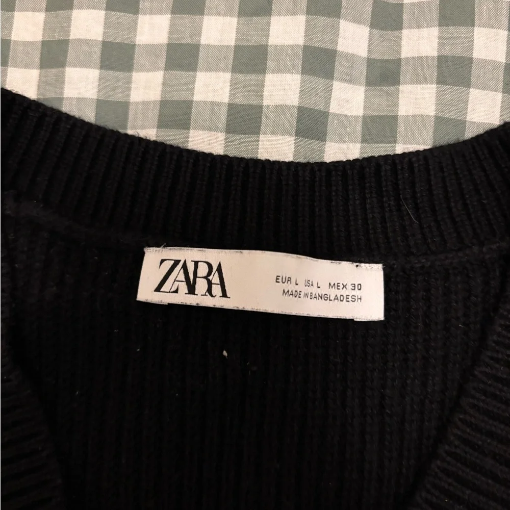 Zara Black Ribbed Sweater Vest - Picture 2 of 2